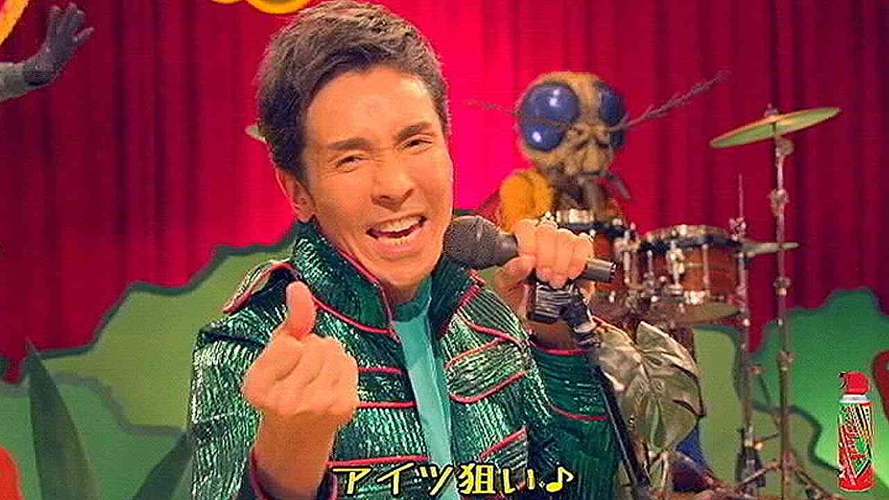 日清食品初の超B級SF風英語CM、吉川晃司と水原希子が濃厚な演技。