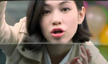 新垣結衣、最旬“オールホワイト”で色白美脚披露　透明美肌の秘訣を語る