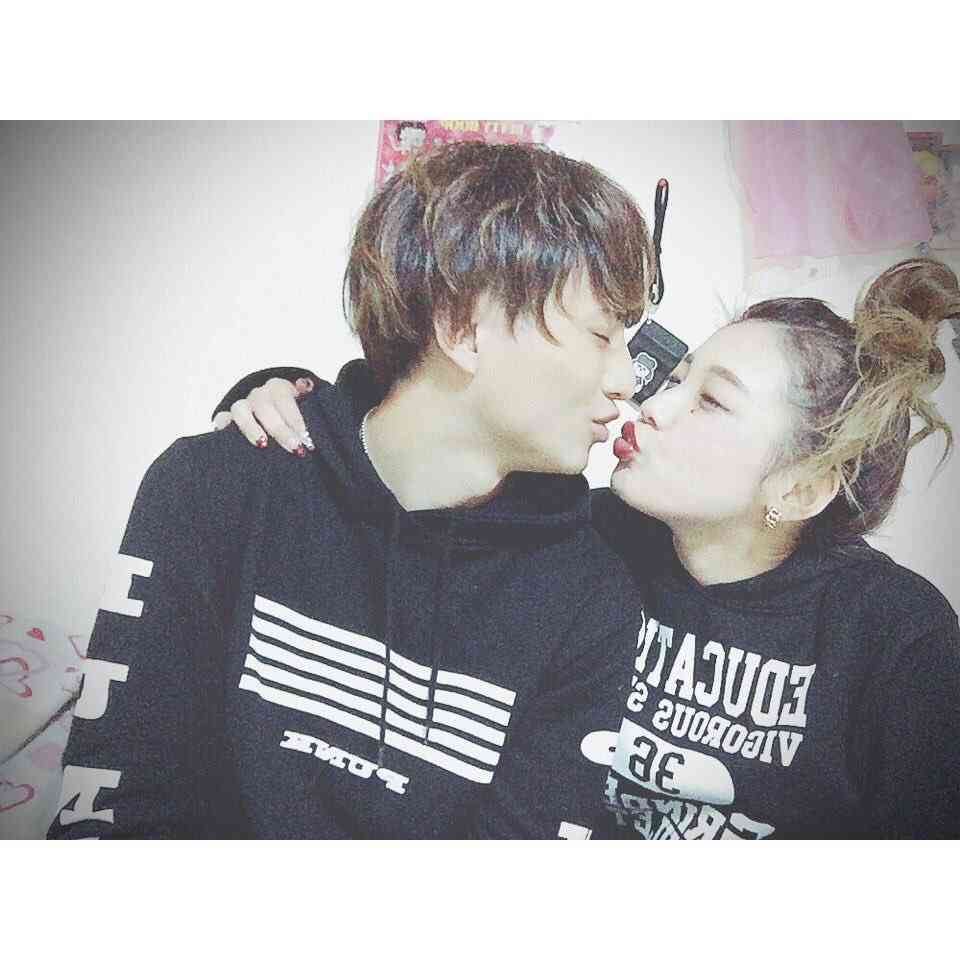 SNSにラブラブな写メやキス動画載せるのどう思いますか?