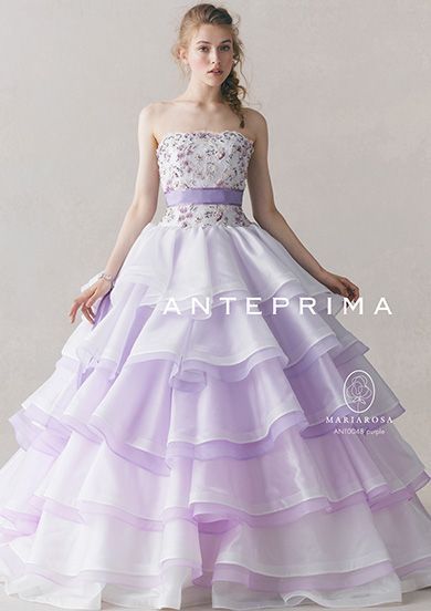 結婚式でどんなカラードレス着ましたか？