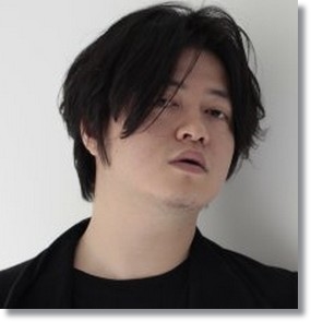中山美穂、左手薬指に指輪はめ登場