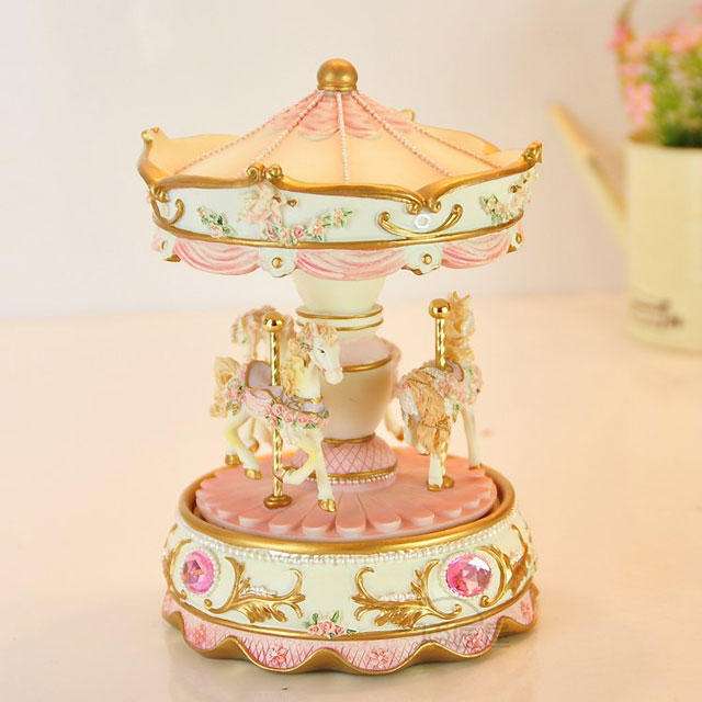 色々なオルゴールの画像