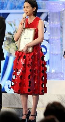 長澤まさみ、セクシー衣装で魅了