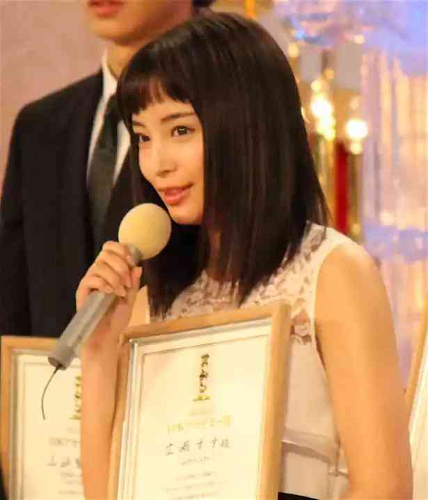 橋本環奈がセーラー服で熱唱、「キャー!!」JC&JKから黄色い声援
