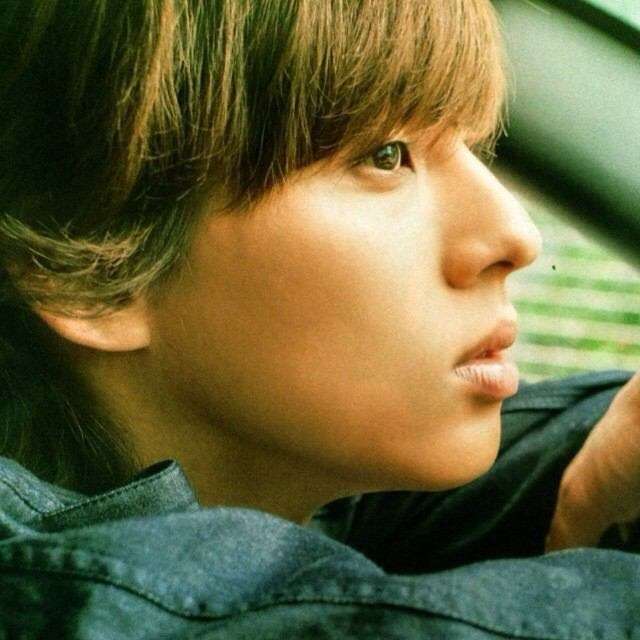 【画像】イケメンの横顔を眺めるトピ