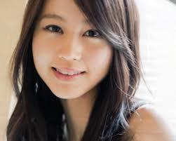 真顔美人か笑顔美人どちらになりたいですか?