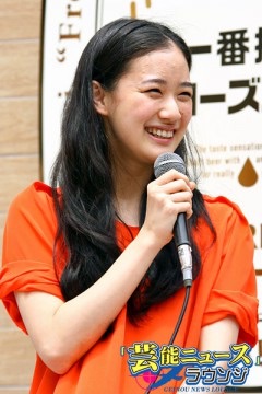 真顔美人か笑顔美人どちらになりたいですか?