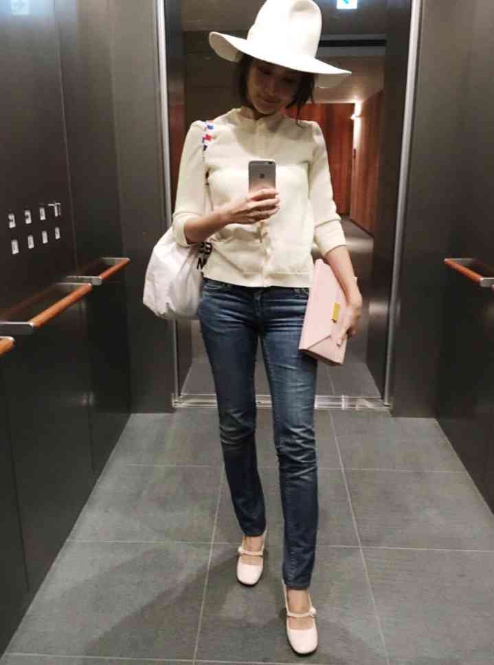紗栄子のトレーニング中の写真に「胸が！」「谷間気になる」と反響