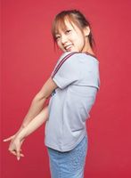 女性アイドル、歌手の可愛い衣装を貼るトピ