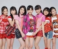 女性アイドル、歌手の可愛い衣装を貼るトピ