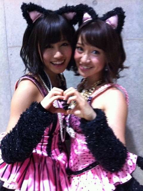 女性アイドル、歌手の可愛い衣装を貼るトピ