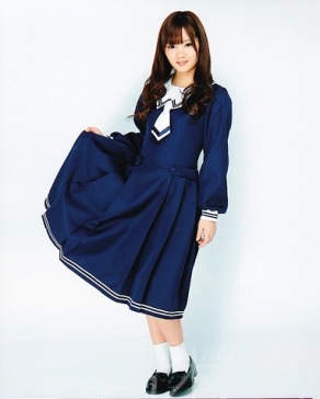 女性アイドル、歌手の可愛い衣装を貼るトピ