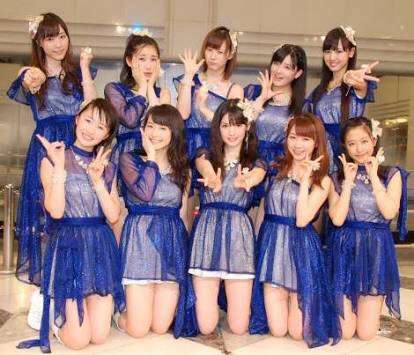女性アイドル、歌手の可愛い衣装を貼るトピ