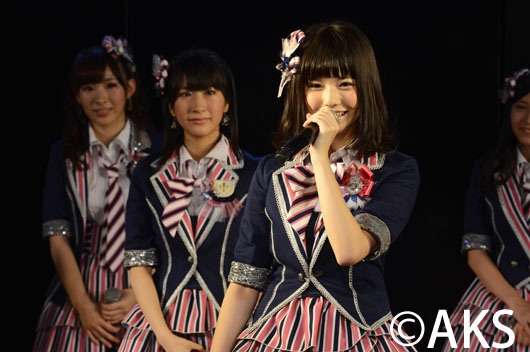 女性アイドル、歌手の可愛い衣装を貼るトピ