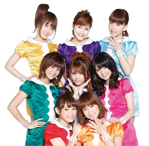 女性アイドル、歌手の可愛い衣装を貼るトピ