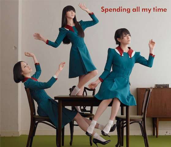 女性アイドル、歌手の可愛い衣装を貼るトピ