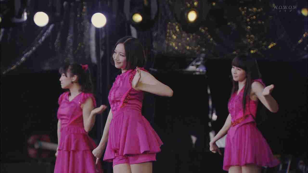 女性アイドル、歌手の可愛い衣装を貼るトピ