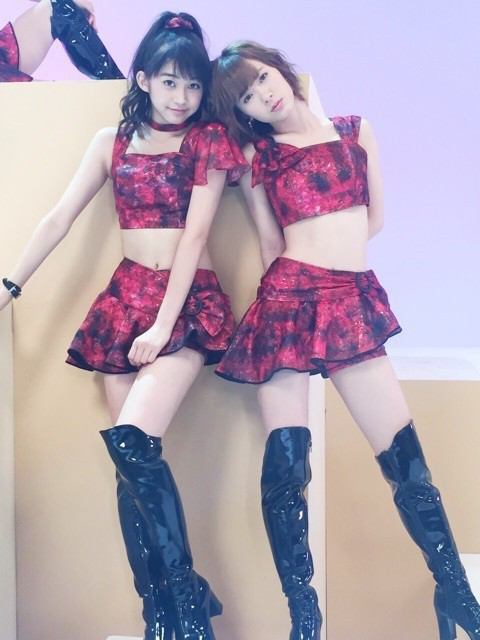 女性アイドル、歌手の可愛い衣装を貼るトピ