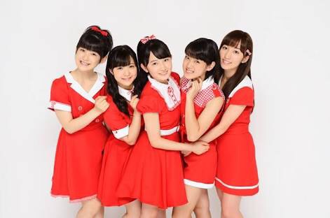 女性アイドル、歌手の可愛い衣装を貼るトピ