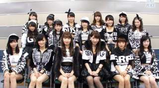 女性アイドル、歌手の可愛い衣装を貼るトピ
