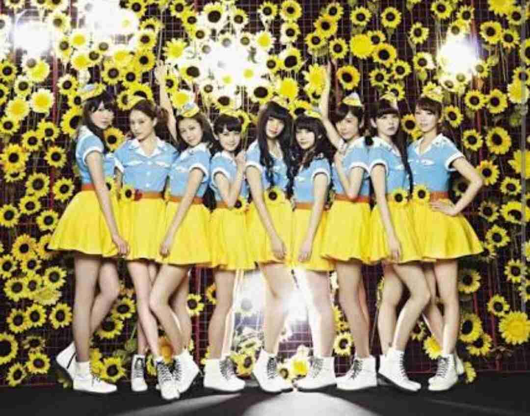 女性アイドル、歌手の可愛い衣装を貼るトピ