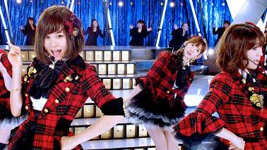 女性アイドル、歌手の可愛い衣装を貼るトピ
