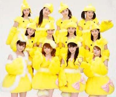 女性アイドル、歌手の可愛い衣装を貼るトピ