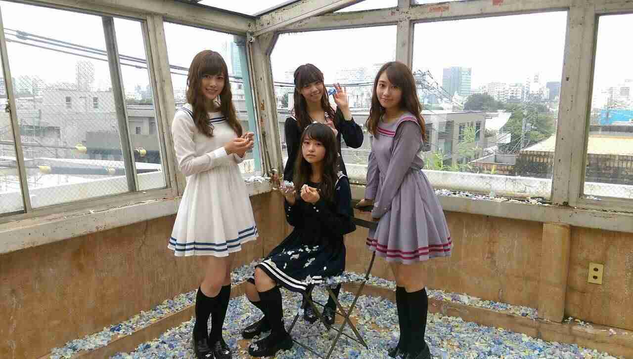 女性アイドル、歌手の可愛い衣装を貼るトピ
