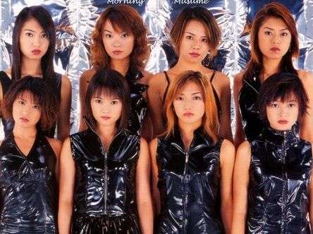 女性アイドル、歌手の可愛い衣装を貼るトピ