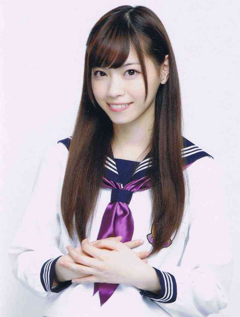 女性アイドル、歌手の可愛い衣装を貼るトピ