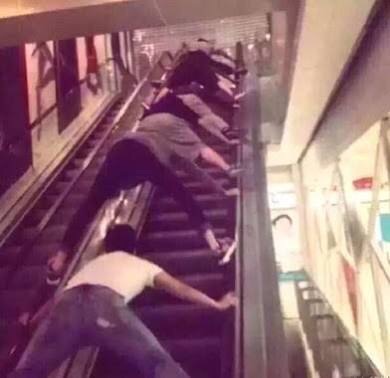 凄惨!故障したエレベーターから女性の遺体、1カ月閉じ込められ餓死か=「内部には無数のひっかき傷」の証言も―中国