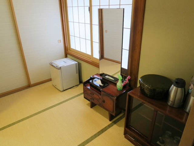 お洒落なドレッサー&メイクスペースの画像