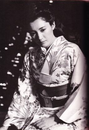 桐谷美玲、松坂慶子とおそろい純白ウエディングドレス「次こそ自分の結婚式で…」