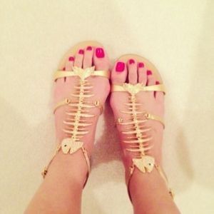 ローラ&くりぃむしちゅー有田哲平「3月30日に電撃結婚」衝撃スクープ!