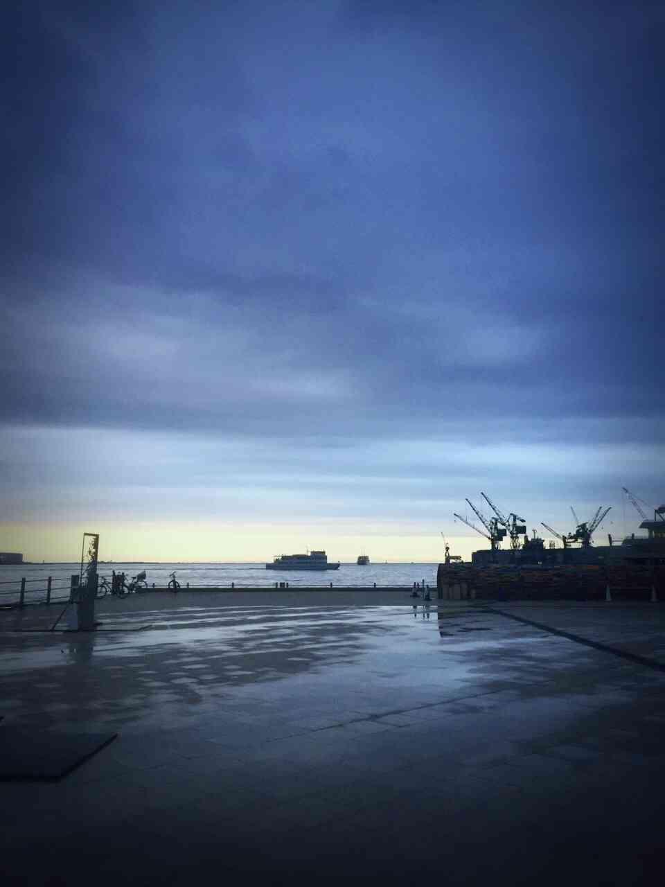 空の画像を貼って気分転換するトピ