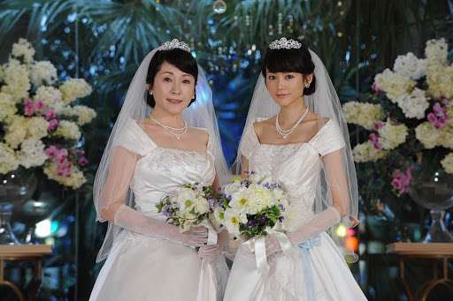 圧巻!10人の豪華美女、創業70周年「コーセー」新CMで競艶