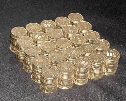 500円玉貯金してる人〜!