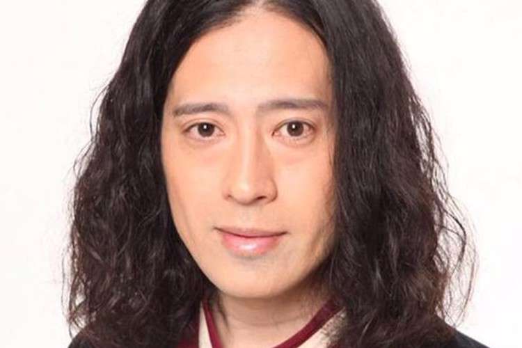 パーマスタイルの似合うイケメン