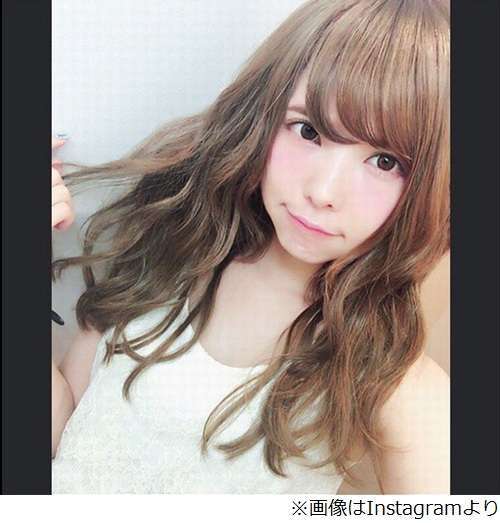 益若つばさのイメチェンに絶賛、髪型をショートからロングヘアに