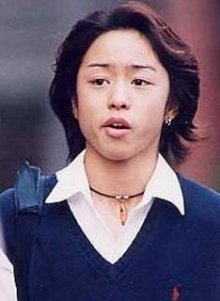 怒っている芸能人の画像