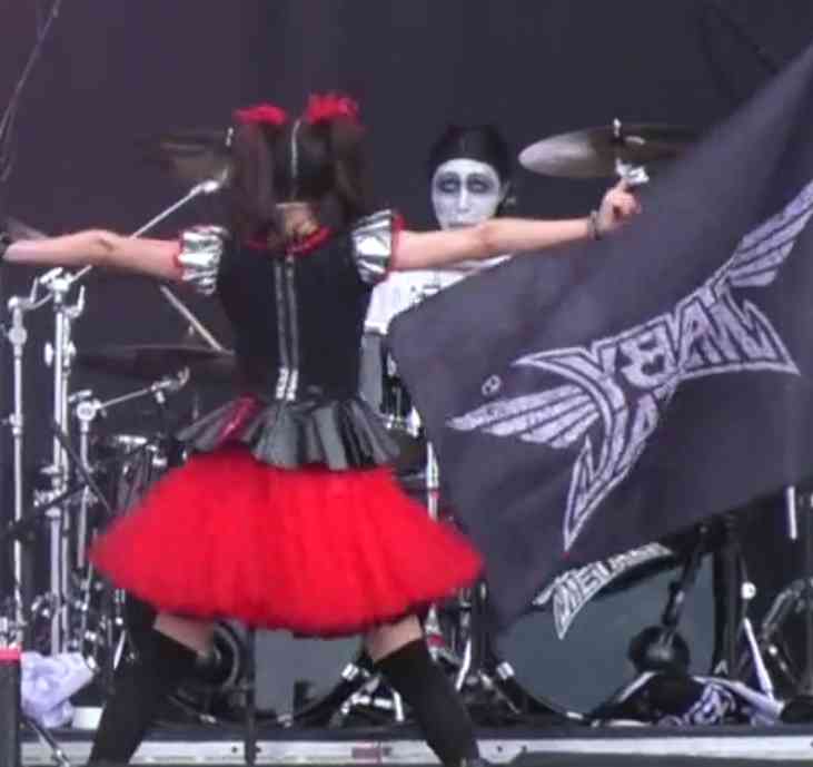 「BABYMETALはまがい物」と酷評したラジオDJのピーター・バラカン氏にファン激怒