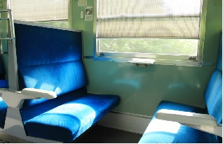 電車の中での飲食について
