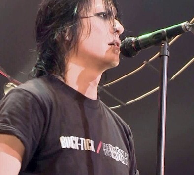 バンドのボーカルで誰が好きですか?