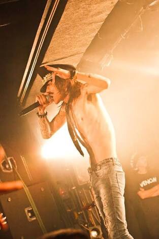 バンドのボーカルで誰が好きですか?