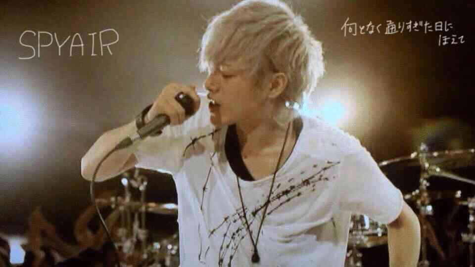 バンドのボーカルで誰が好きですか?