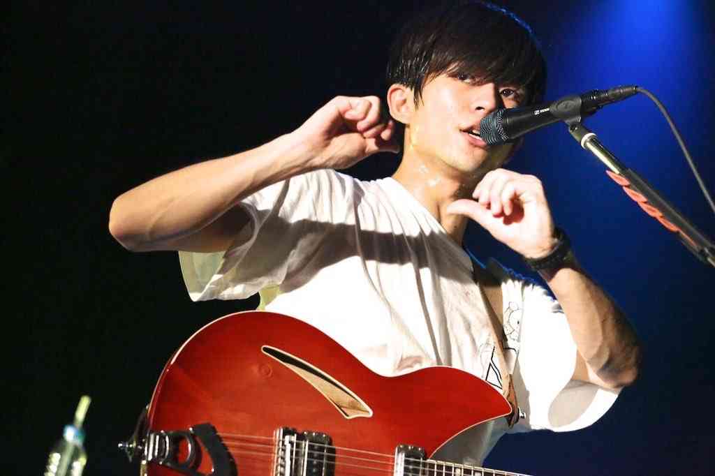 バンドのボーカルで誰が好きですか?