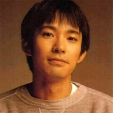 バンドのボーカルで誰が好きですか?