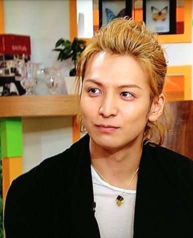金髪が似合わない有名人は誰だと思いますか？