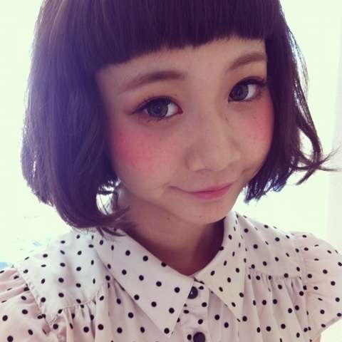 カラコンしている芸能人の画像