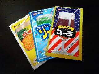 小さい頃、よく食べてたお菓子は?